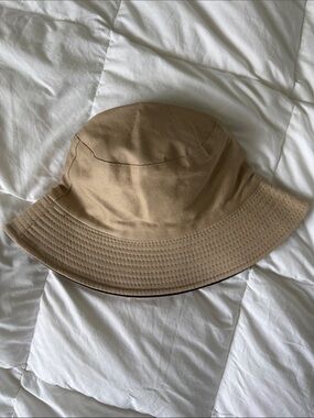 Reversible Bucket Hat in Khaki & Black Womens